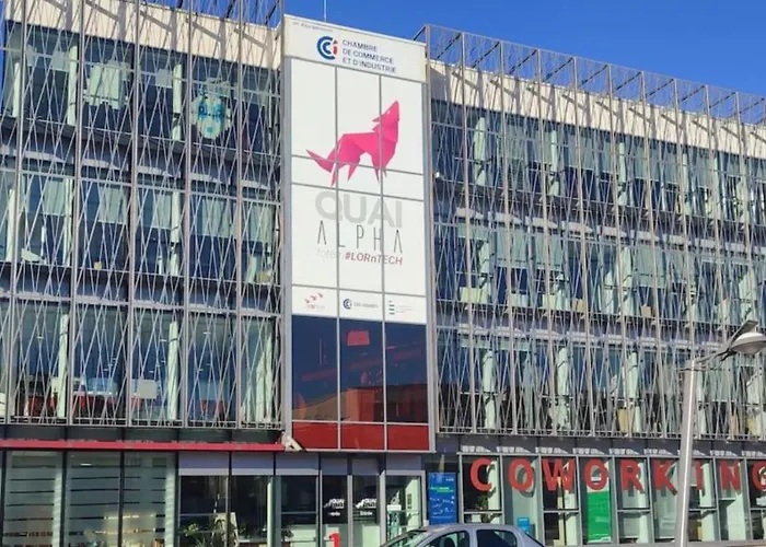 Logement Spacieux - Face A La Gare Et Centre-Ville